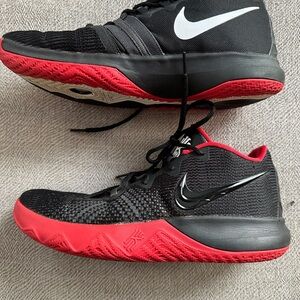 Men’s Nike Kyrie Zoom Flytrap